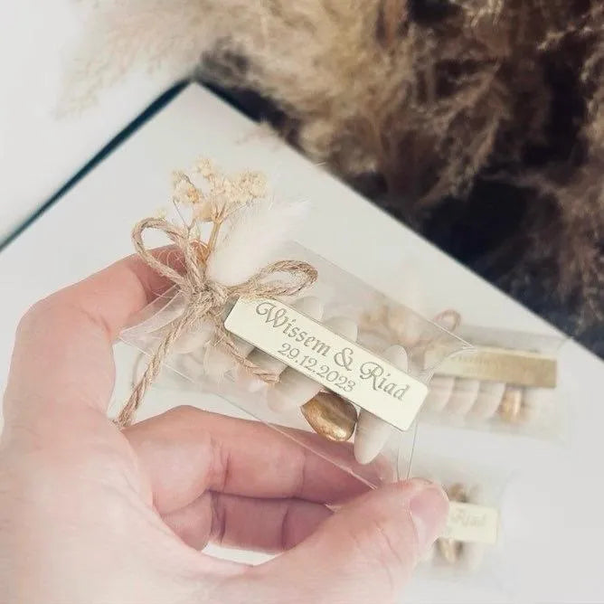 Duchesse-Zuckermandeln als personalisiertes Gastgeschenk – königlich und elegant verpackt