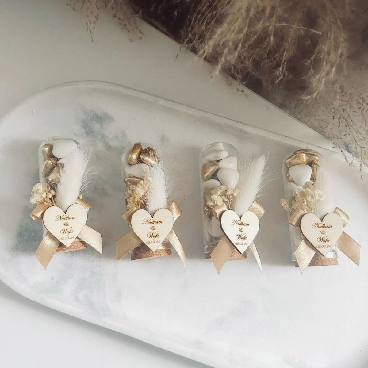 Glöckchen-Zuckermandeln als personalisiertes Gastgeschenk für Kommunion oder Hochzeit – elegant verpackt