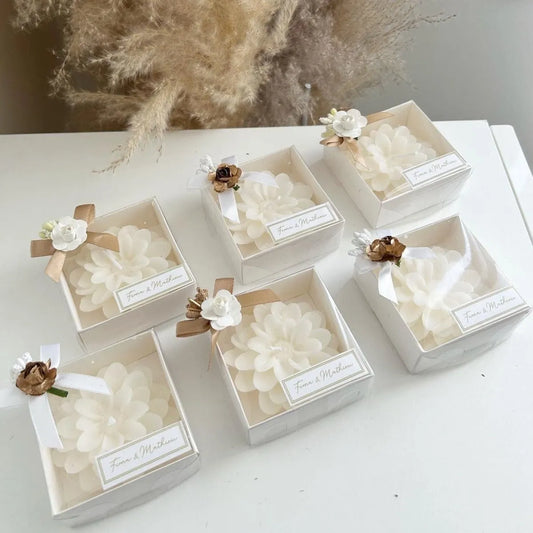 Lotus-Kerze als personalisiertes Gastgeschenk zur Hochzeit – edel und stilvoll