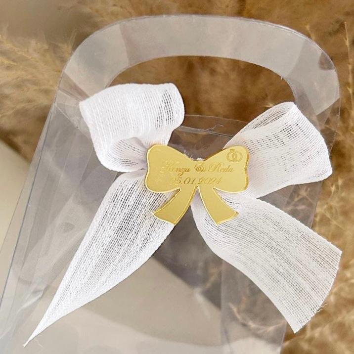 Mona-Geschenktasche als transparente Gastgeschenk-Tasche zur Hochzeit, veredelt mit personalisiertem Satinband