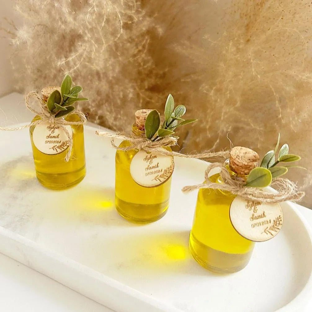 Gastgeschenk Hochzeit: Flasche extra natives Olivenöl „Olivia“ – elegant und personalisierbar