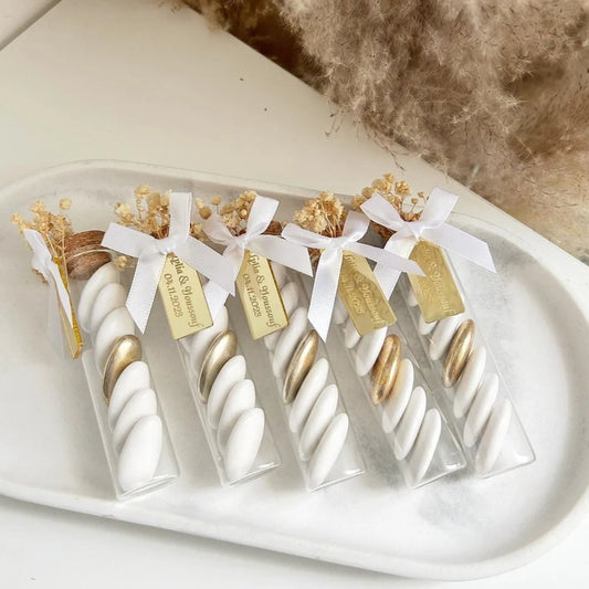 Valencia-Zuckermandeln als personalisiertes Gastgeschenk zur Hochzeit – elegant verpackt