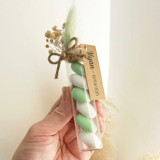 Zuckermandeln „Amandine“ im Röhrchen als Gastgeschenk zur Hochzeit, Taufe oder Beschneidung, personalisiert