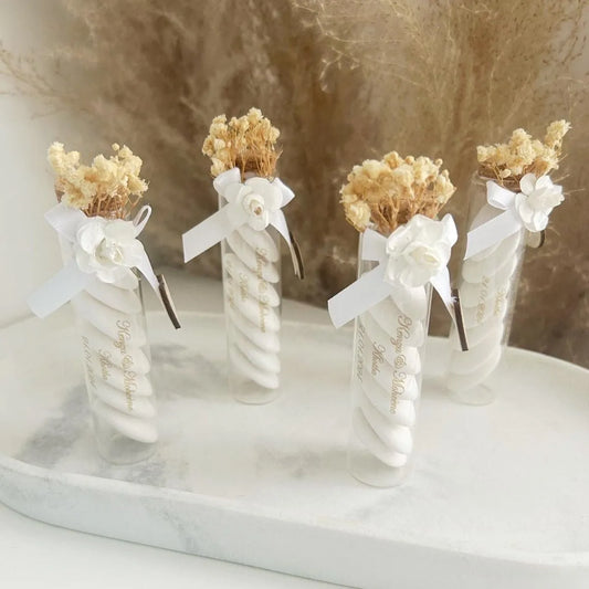 Blanco-Zuckermandeln als personalisiertes Gastgeschenk zur Hochzeit – elegant in Weiß