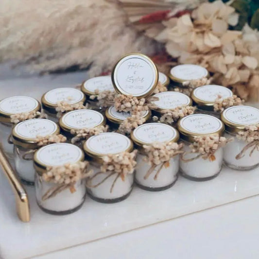 Bohème-Kerze als personalisiertes Gastgeschenk zur Hochzeit – goldene Akzente und elegant