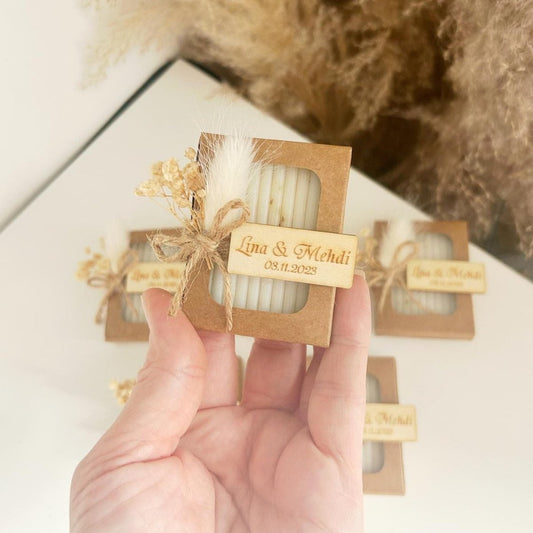 Boho-Seife mit personalisiertem Etikett und natürlicher Dekoration – stilvolles Dankeschön für Gäste