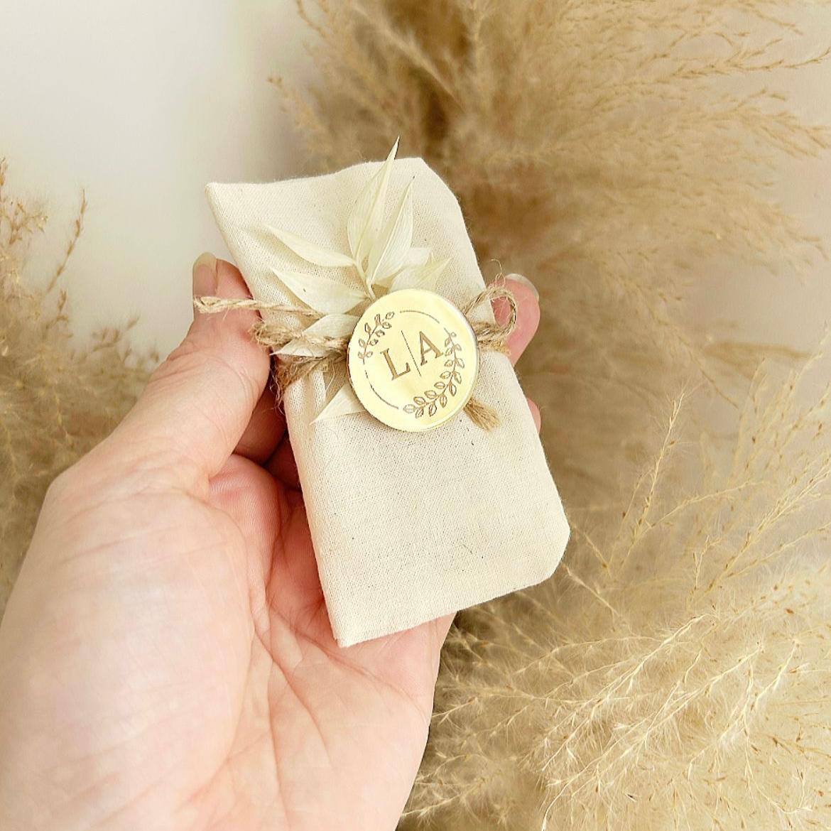 Dune-Gold-Seife als personalisierte Seife mit goldenem Akzent, Gastgeschenk für Hochzeit, Taufe oder Kommunion