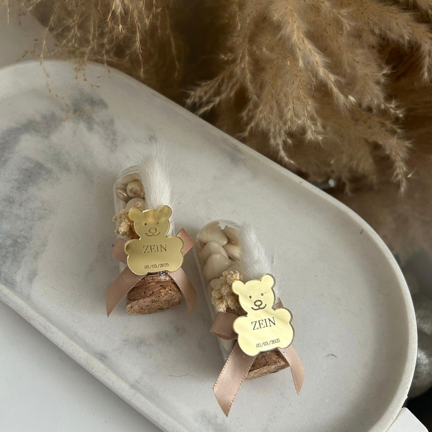 Gastgeschenk zur Geburt oder Taufe: Gold-Teddybär Zuckermandeln, personalisiert, stilvolle Tischdeko für Gäste