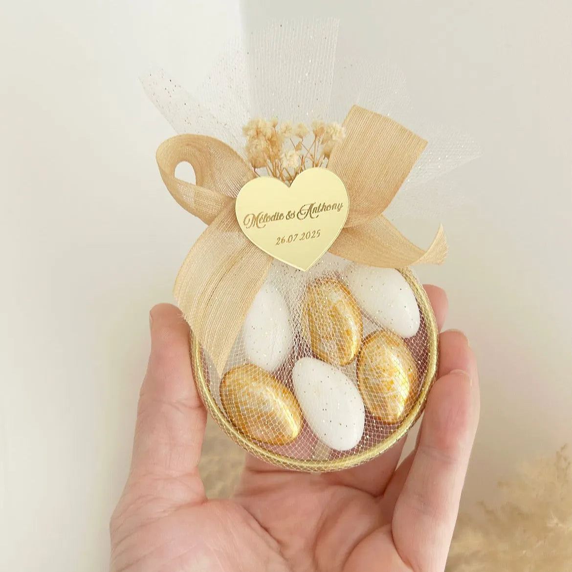 Kaiserin-Zuckermandeln als personalisiertes Gastgeschenk – königlich und elegant