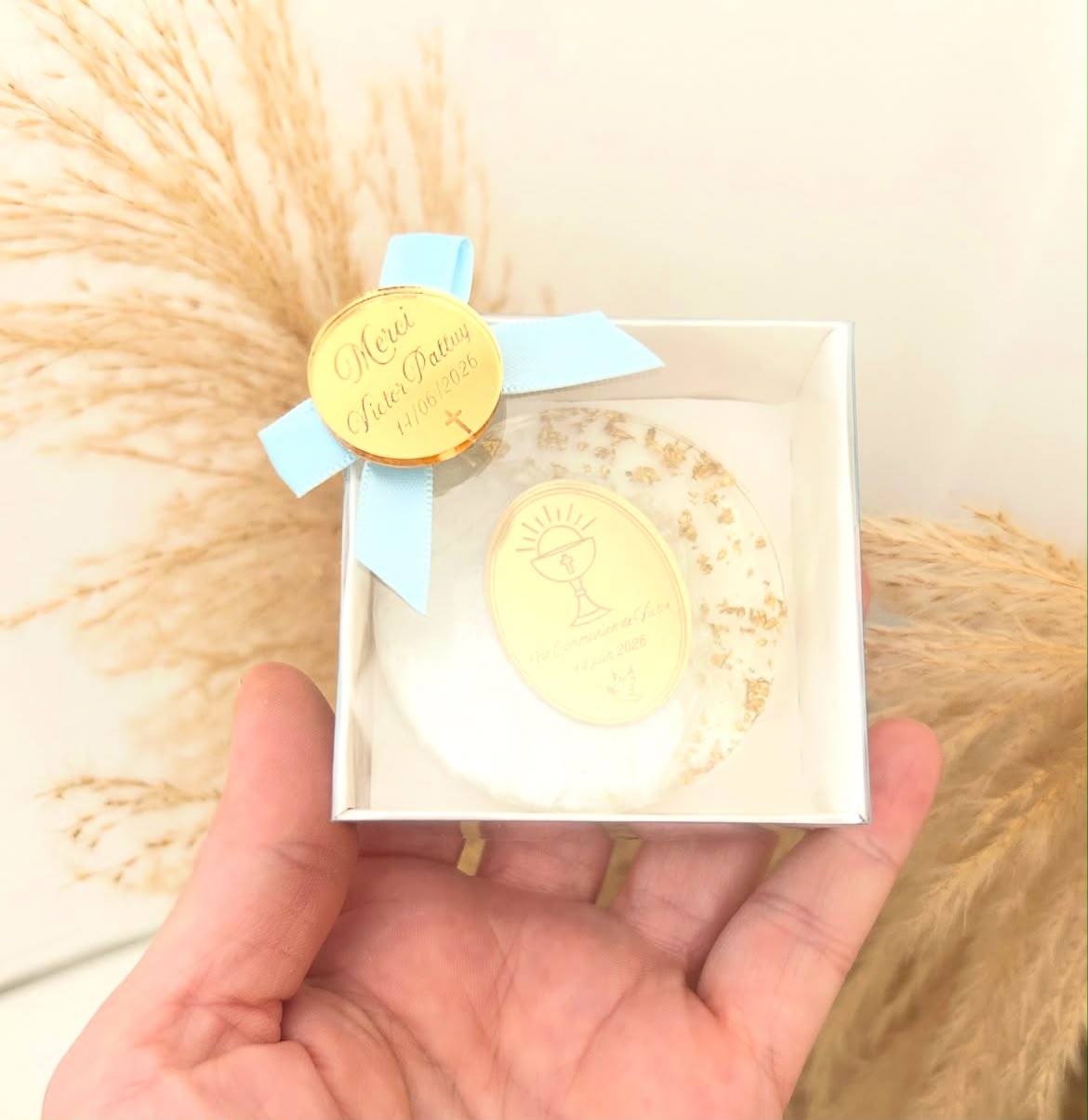 Personalisierter Kelch-Magnet zur Kommunion in Geschenkbox mit individuellem Namen und Datum