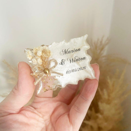 Personalisierter Landschafts-Magnet als Gastgeschenk zur Hochzeit, mit Namen und Datum, elegantes Andenken