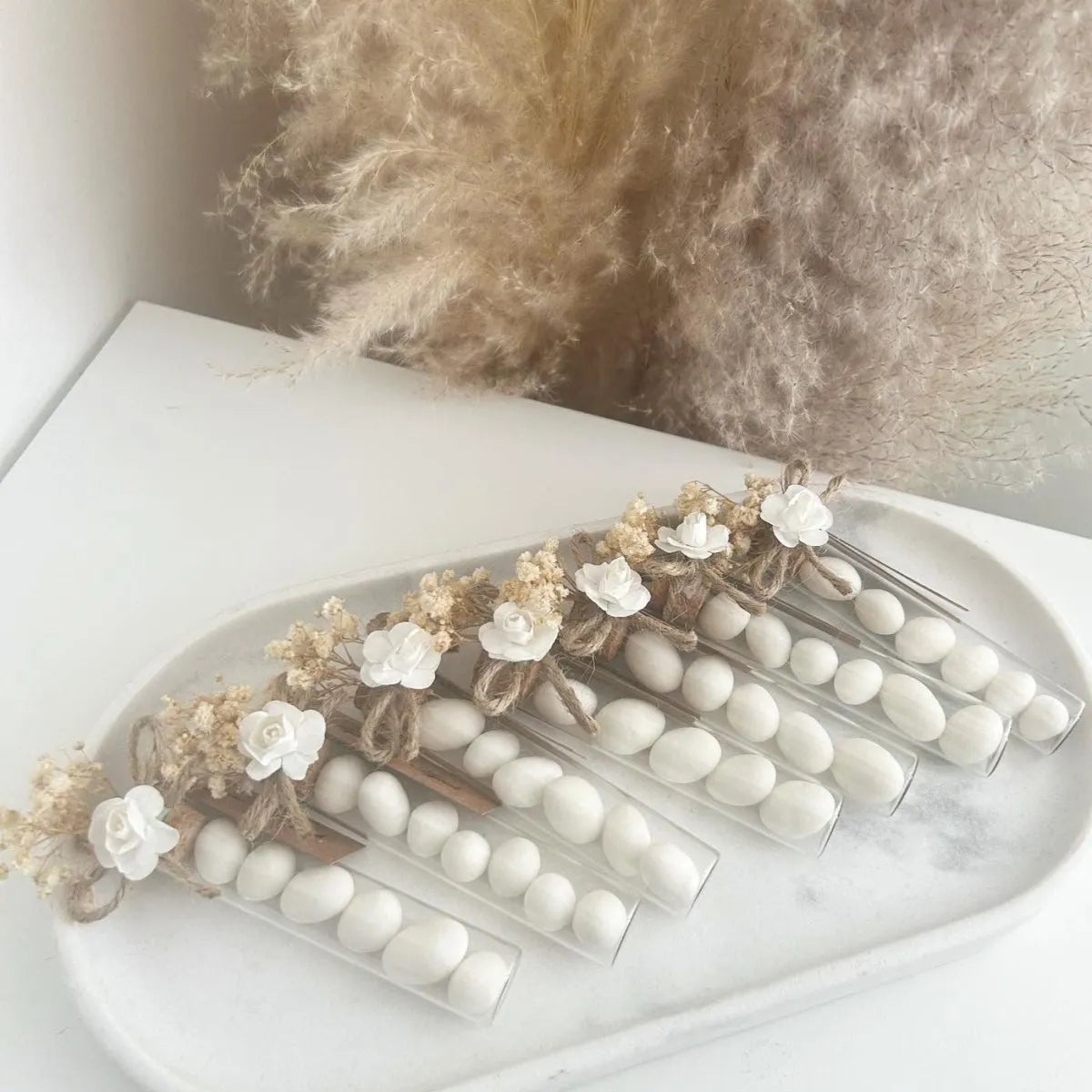 Lia-Zuckermandeln als personalisiertes Gastgeschenk – zart und elegant verpackt