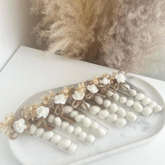 Lia-Zuckermandeln als personalisiertes Gastgeschenk – zart und elegant verpackt