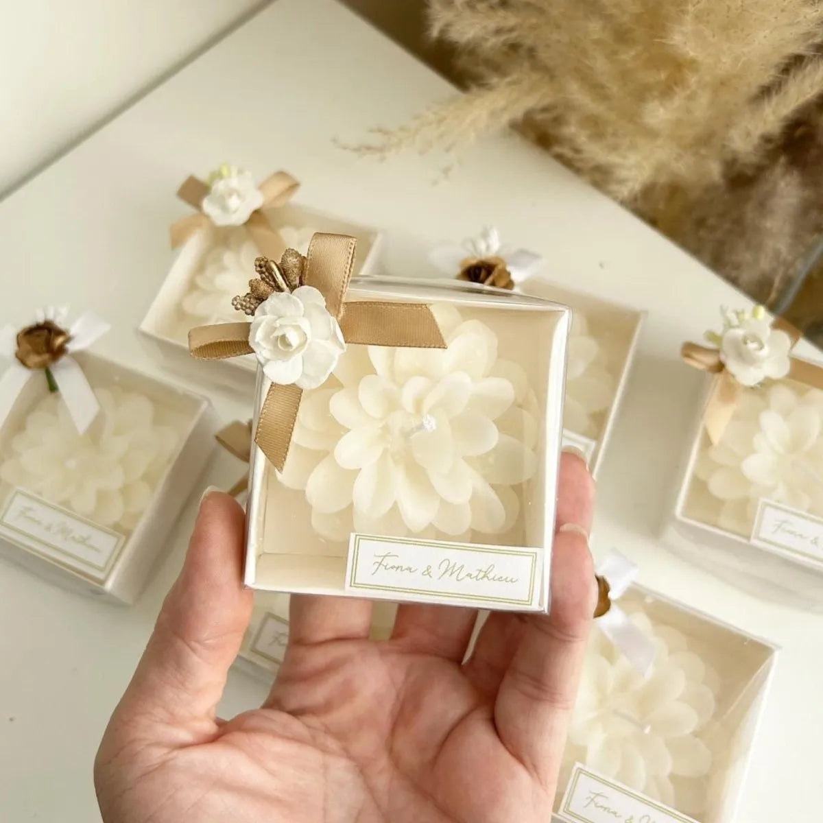 Lotus-Kerze als personalisiertes Gastgeschenk zur Hochzeit – edel und stilvoll