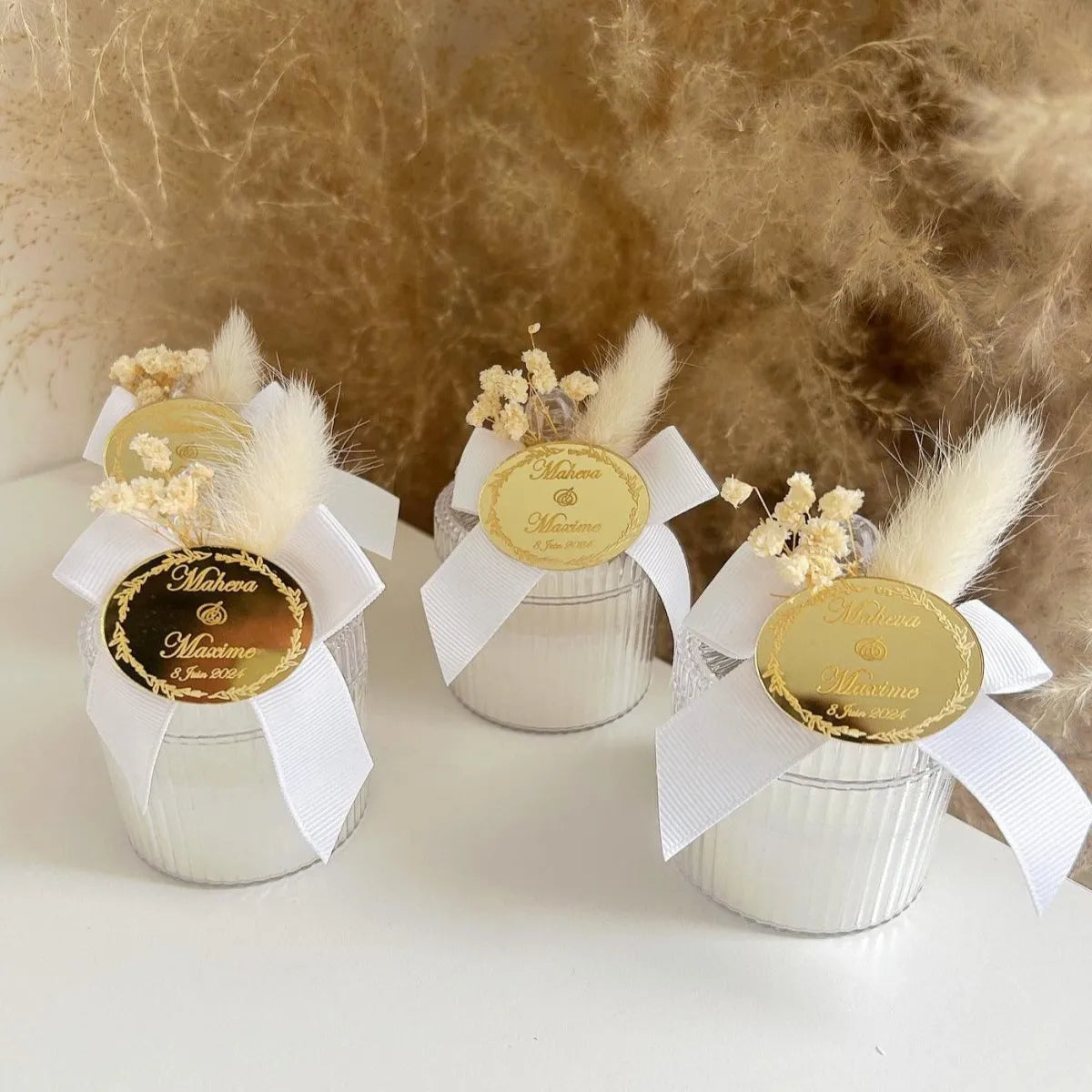 Louise-Kerze als personalisiertes Gastgeschenk für Hochzeit oder Geburtstag – elegant und strahlend