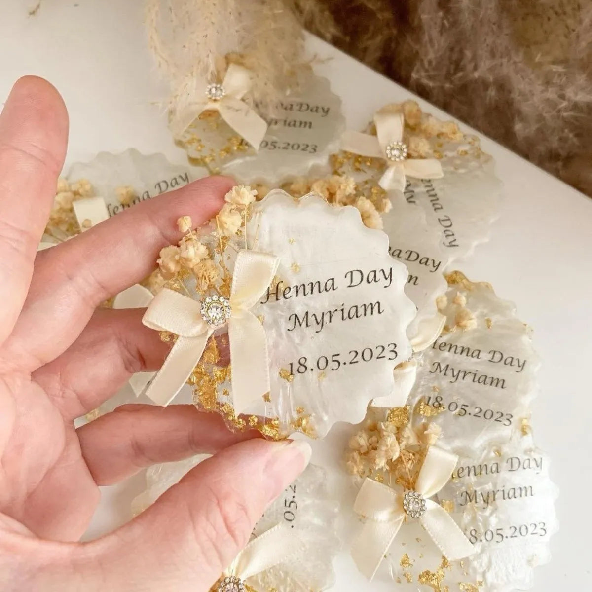 Magnet Aya als personalisiertes Gastgeschenk für Hochzeit, Taufe, Kommunion und Beschneidungsfeier, elegant graviert und dekoriert