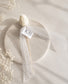 Weiße Tulpenkerze Bride personalisiert als elegantes Hochzeitsgastgeschenk