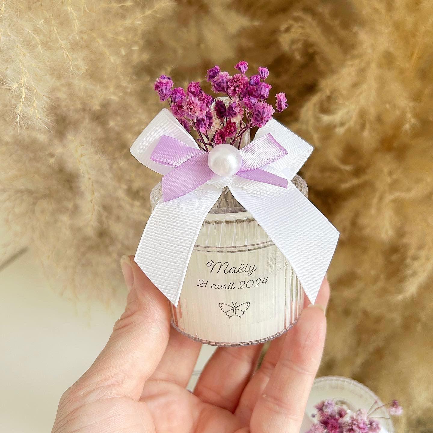 MON CADEAU INVITE - Personalisierte Prinzessinnenkerzen im Glas mit lila Schleife, Perlen und getrockneten Blumen, elegantes Gastgeschenk für Geburt, Taufe oder besonderes Event
