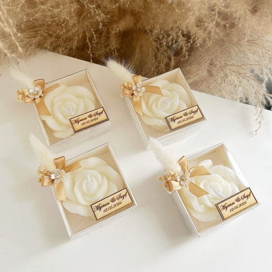 Rosalia-Kerze als personalisierte Gastgeschenk-Kerze zur Hochzeit – elegant und stilvoll