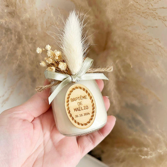 Sauge-Medaillon-Kerze als duftende, salbeigrüne Kerze mit personalisiertem Medaillon, Gastgeschenk für Hochzeit, Taufe oder Kommunion