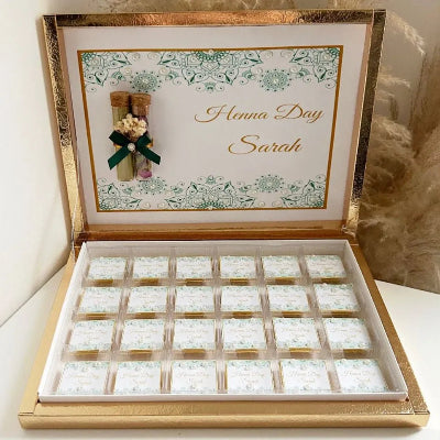 Schokoladenbox „Henna Day“ als personalisiertes Gastgeschenk-Set zur Hochzeit – elegant präsentiert