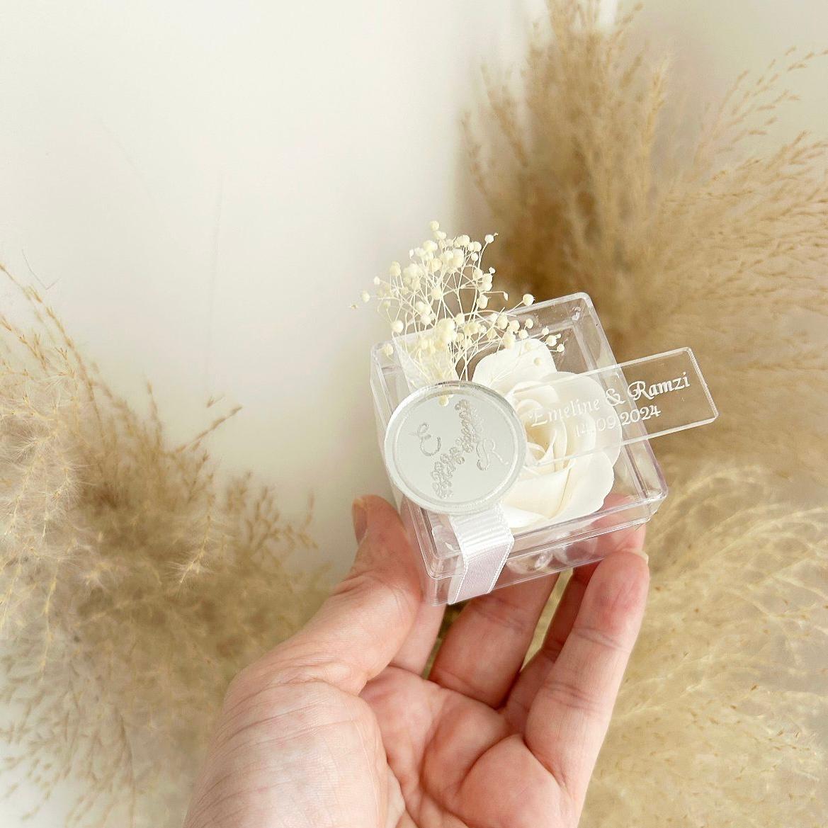 Seifenrose Reinsilber als Gästegabe, elegantes Gastgeschenk zur Hochzeit mit Silberakzent