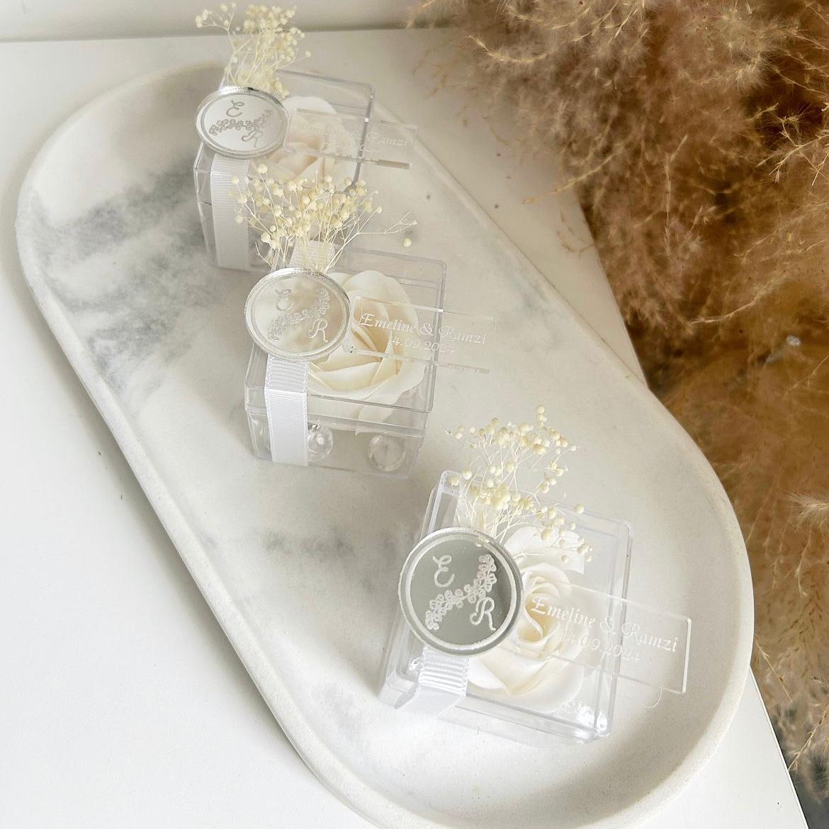 Seifenrose Reinsilber als Gästegabe, elegantes Gastgeschenk zur Hochzeit mit Silberakzent