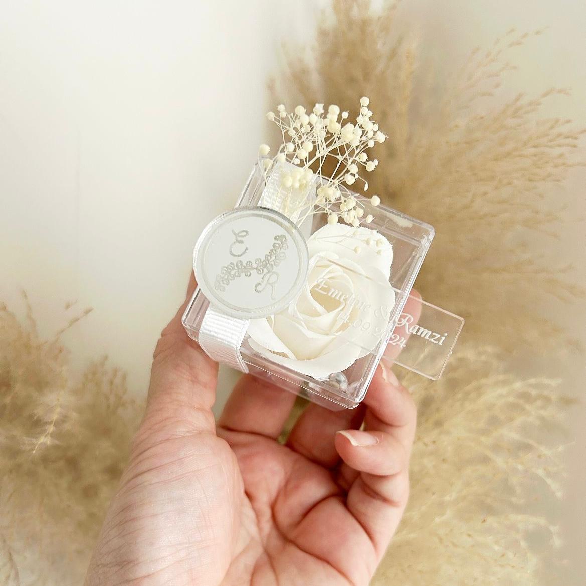 Seifenrose Reinsilber als Gästegabe, elegantes Gastgeschenk zur Hochzeit mit Silberakzent