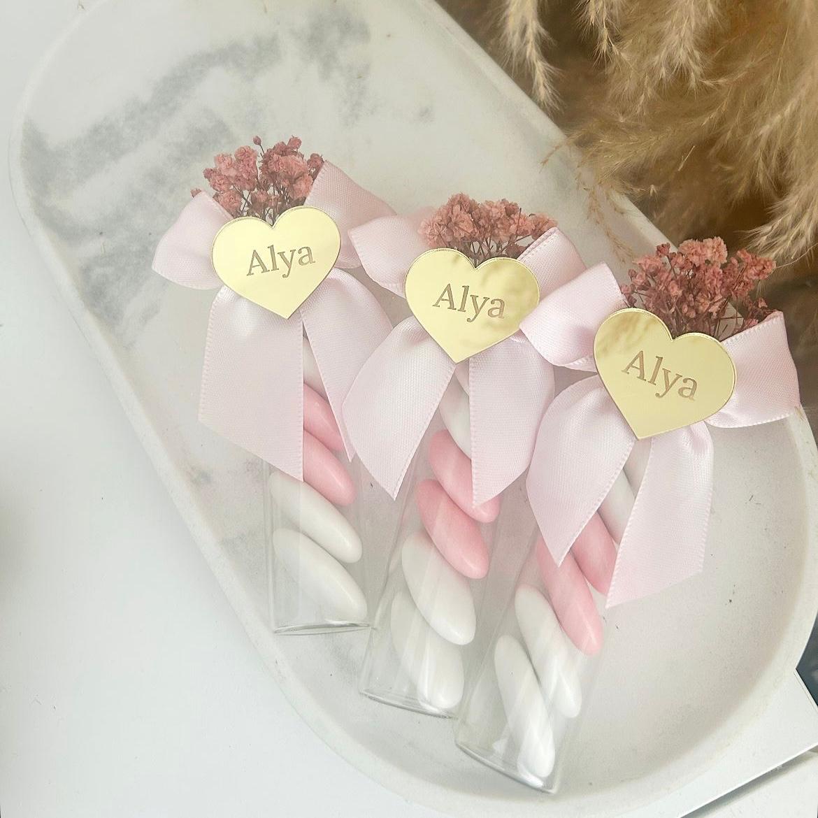 Tauf-Gastgeschenk für Gäste: Zuckermandeln „Nascherei“ im Röhrchen, elegant und liebevoll gestaltet