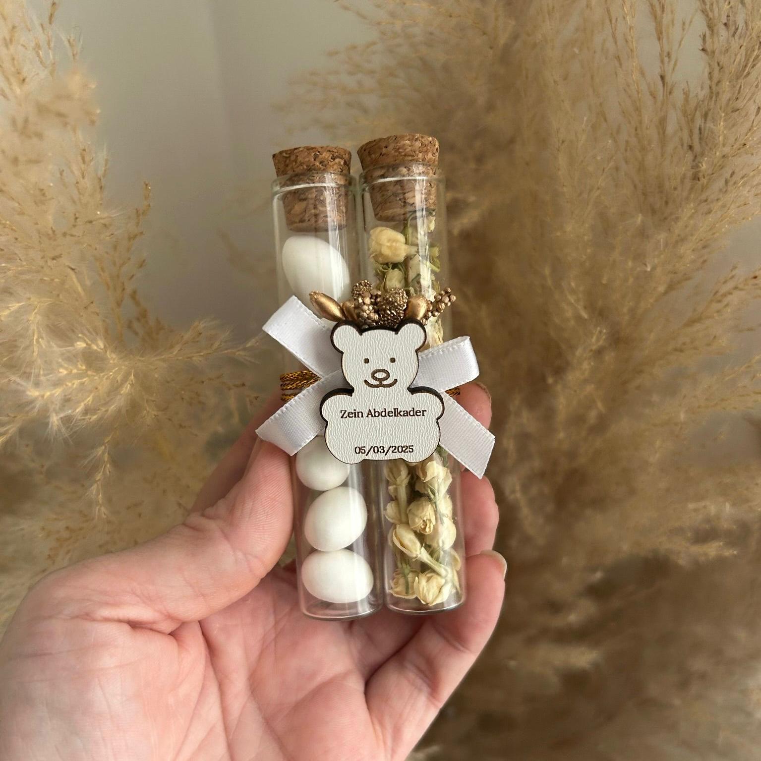 Personalisiertes Teddybär-Duo mit Zuckermandeln als Gastgeschenk für Babyshower, Geburt oder Geburtstag, liebevolles Dankeschön