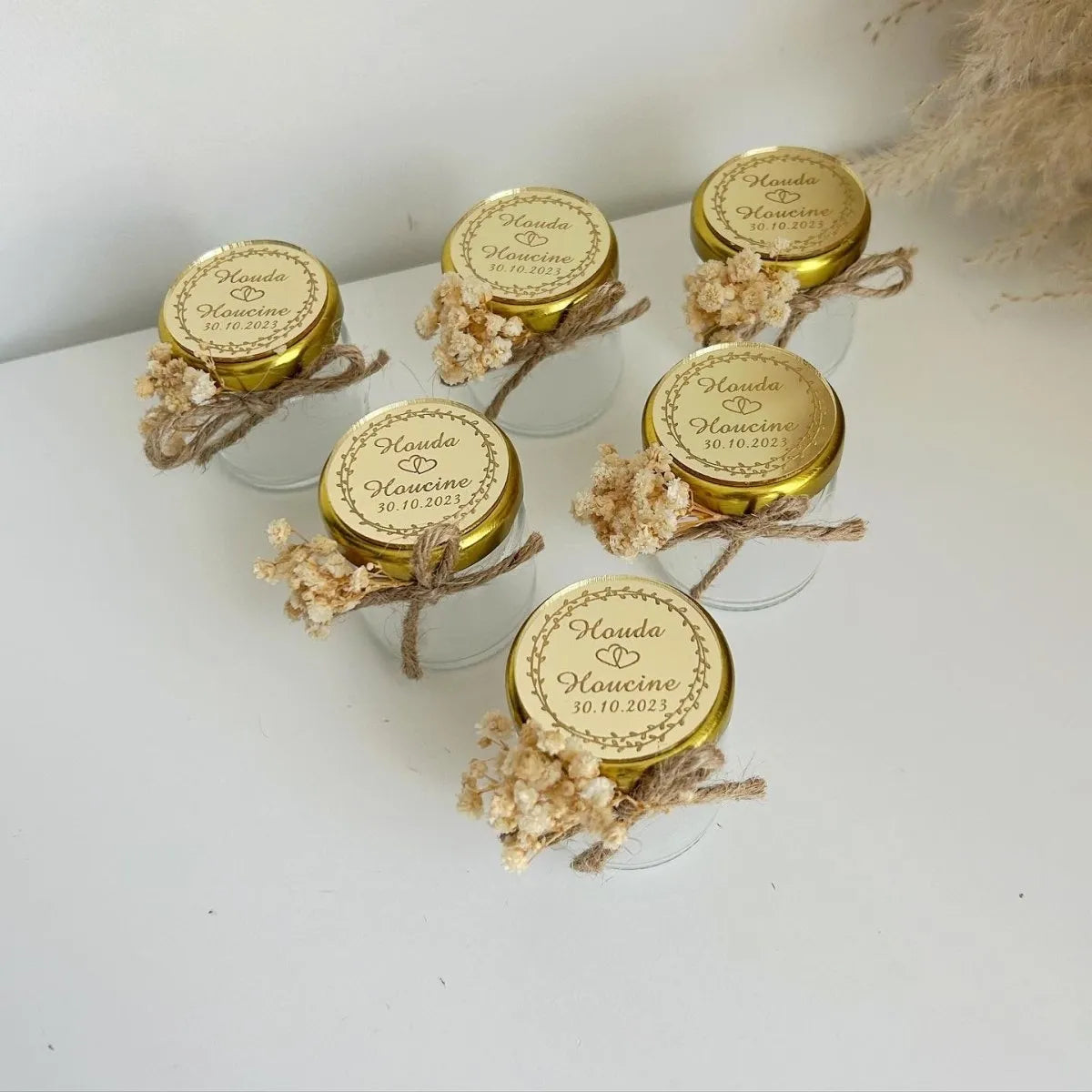 Versailles-Kerze als personalisiertes Gastgeschenk zur Hochzeit – goldener Glanz und elegant