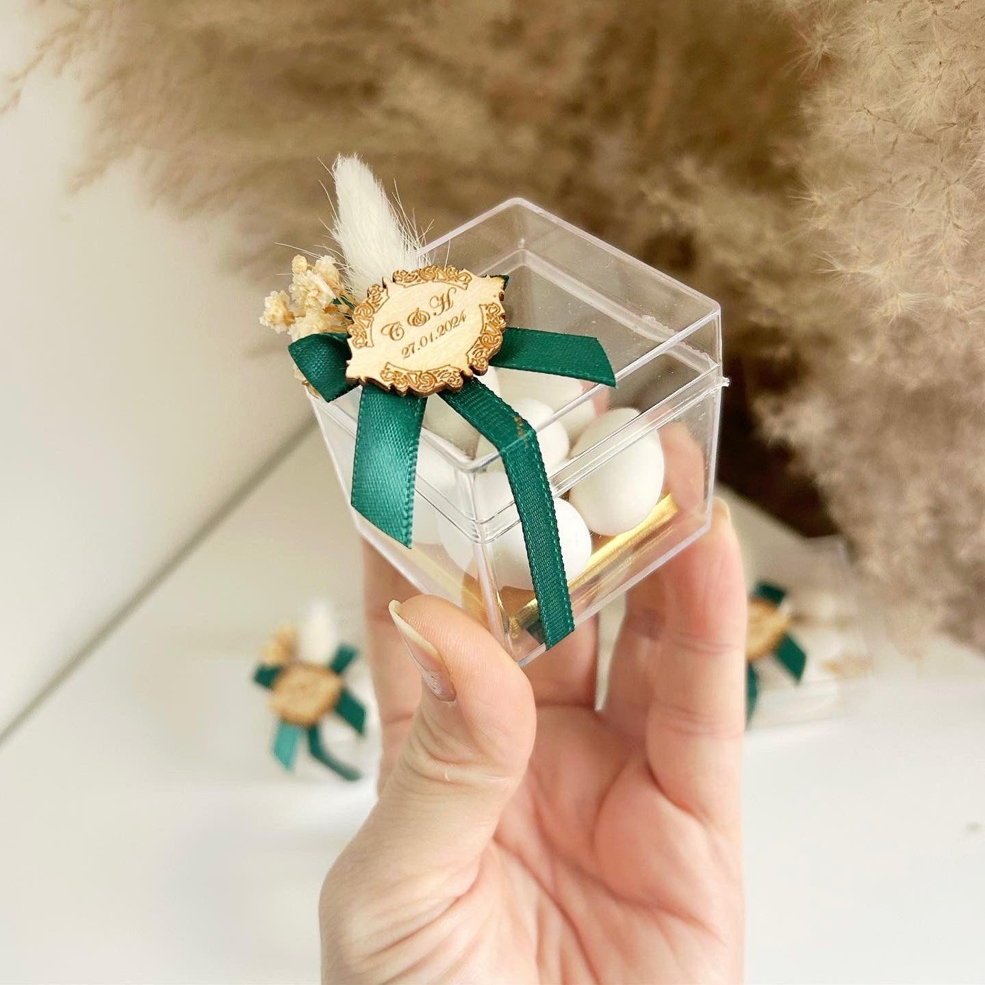 Zuckermandeln „Geschenk“ als personalisiertes Gastgeschenk für Hochzeit, Taufe, Kommunion oder Beschneidung, stilvoll dekoriert