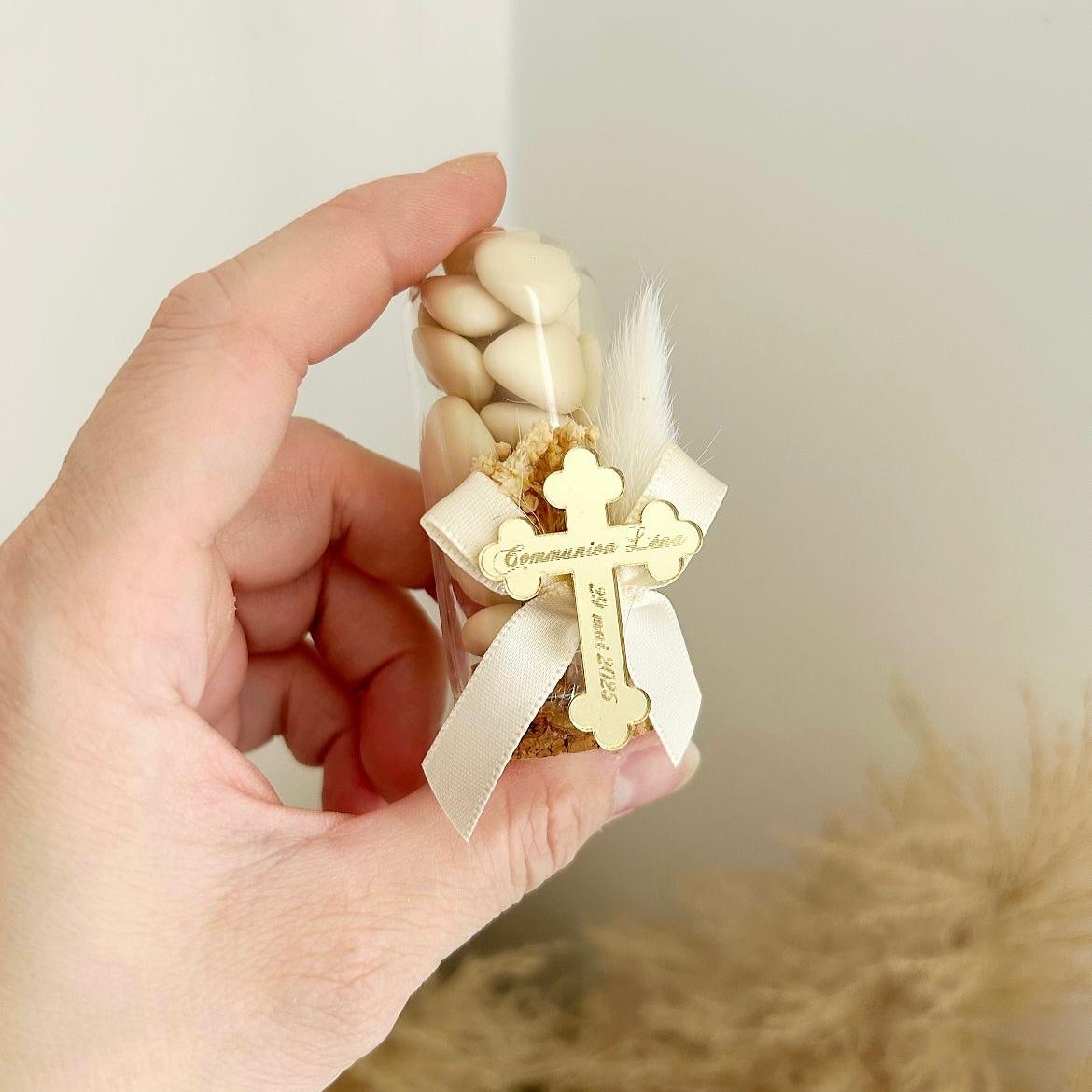 Zuckermandeln „Kreuzglocke“ als christliches Gastgeschenk zur Hochzeit, unter Glasglocke mit Kreuz, personalisiert